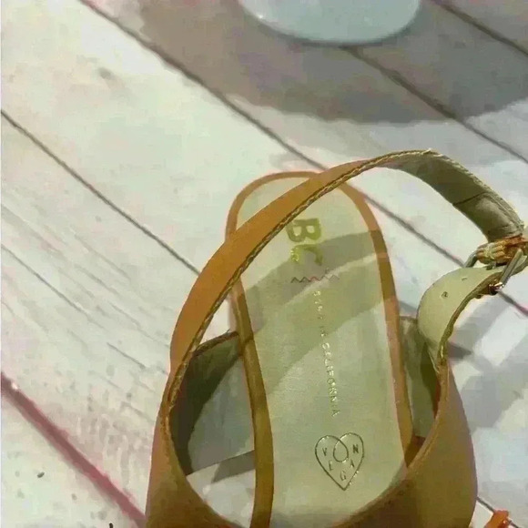 BC (Born in California) vegan leather sandals, organic. Tassels, 2.5” heels - Picture 7 of 7